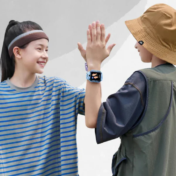 to imoo Wearing kids need to ump wrists and they are friends!!